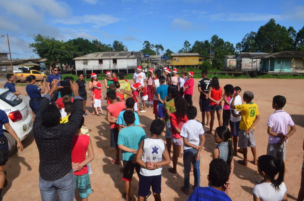 Guardas Municipais e Ministério Público doam brinquedos as crianças carentes de Laranjal do Jari.